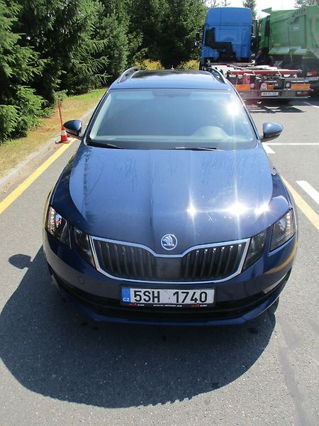 Škoda Octavia 2,0 TDi Drive DSG panorama - fotka 21 z 28