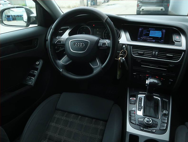Audi A4 (2013) Ambition 2.0 TDI, Automat - fotka 7 z 14