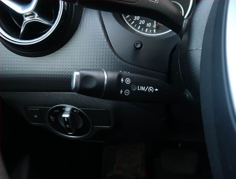Mercedes-Benz Třídy A (2013) A 180 CDI , Automat, Kůže - fotka 18 z 18