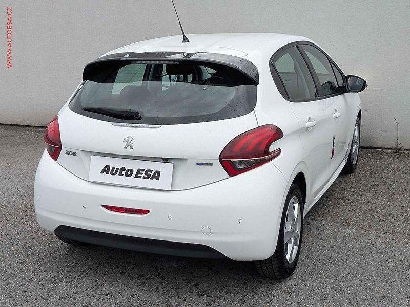 Peugeot 208 (2016) 1.2 PT, ČR, AC, výhřev sed - fotka 4 z 16