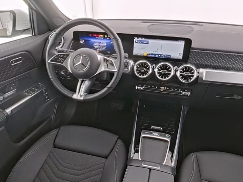 Mercedes-Benz EQB 300 4M Progressive Pano - fotka 4 z 7