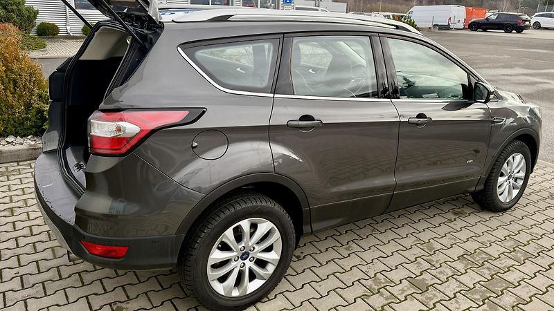 Ford Kuga (2018) EcoBoost 1,5,4x4 - fotka 10 z 10