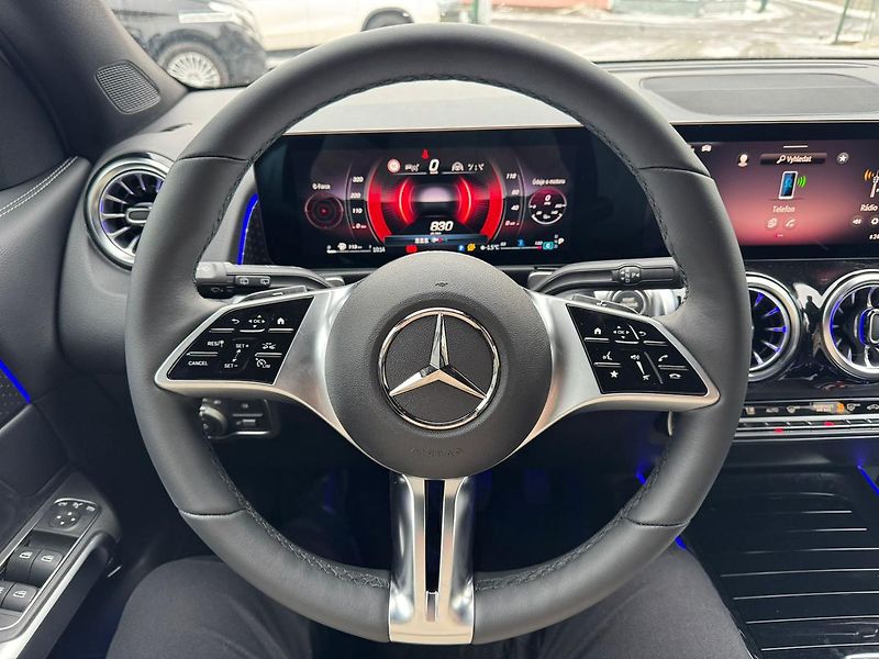 Mercedes-Benz GLB (2025) 200 d 4MATIC - fotka 13 z 25