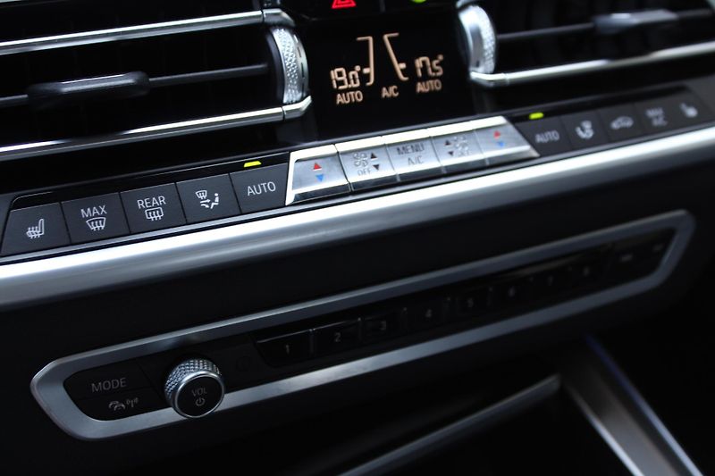 BMW X5 xDrive30d - fotka 16 z 24