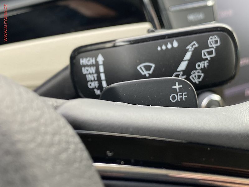 Škoda Superb (2016) 2.0TDi, ČR, L&K, DSG, bixen - fotka 22 z 23