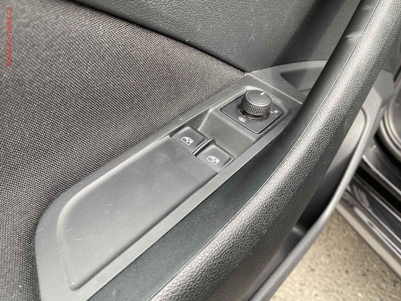 Škoda Kamiq (2022) 1.0 TSi, Ambition, DSG, LED - fotka 14 z 18