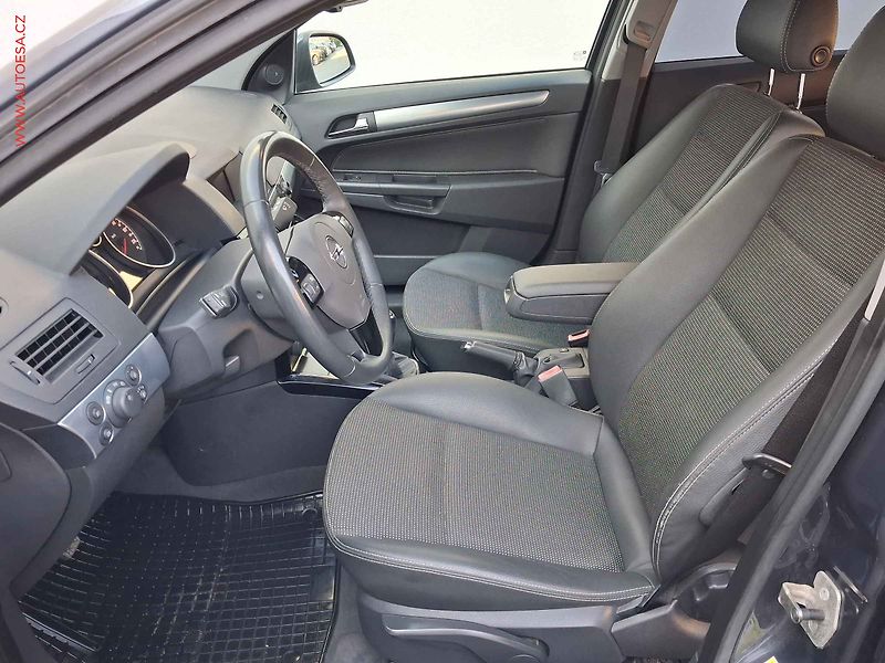 Opel Astra (2010) 1.9CDTI, ČR, servis.kniha - fotka 9 z 16