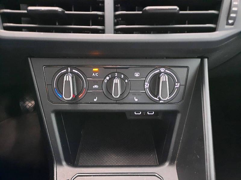 Volkswagen Taigo (2022) 1.0 TSI (70kW/95k) Life - fotka 21 z 26