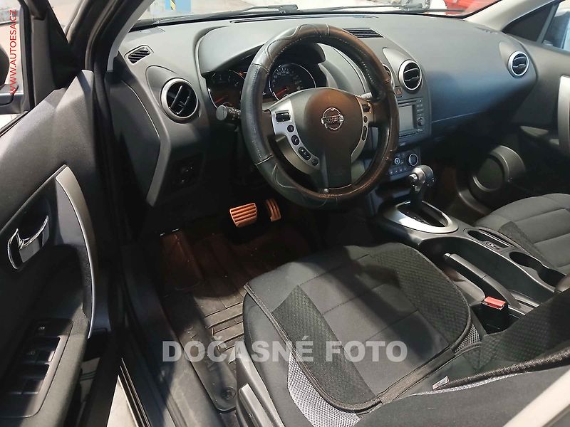 Nissan Qashqai (2012) 1.6, ČR, AT, navi - fotka 3 z 3