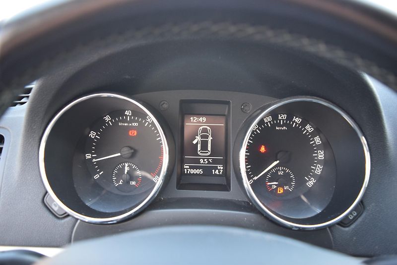 Škoda Yeti (2016) 1.4TSI 92kw AMBITION SMARTLINK - fotka 27 z 49