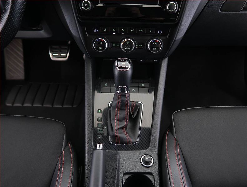 Škoda Octavia (2016) 2.0 TDI, Automat, Kůže, Navi - fotka 13 z 26