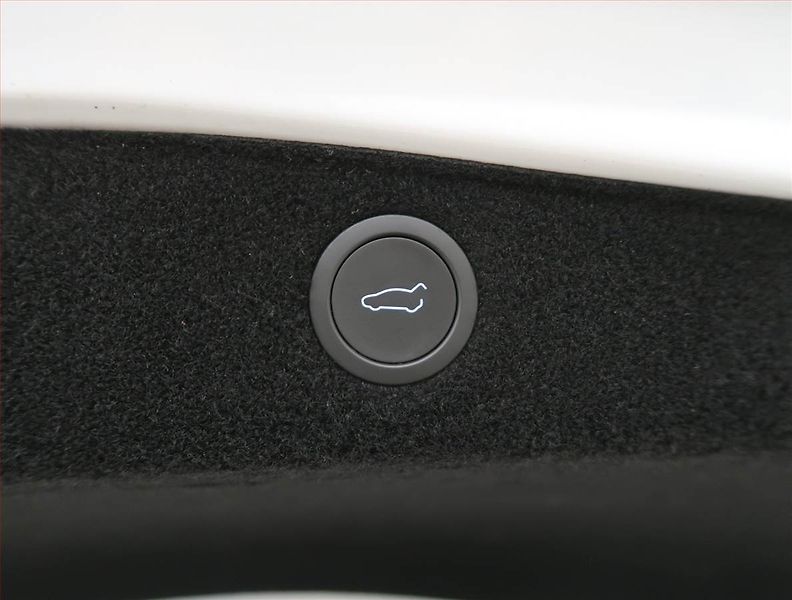 Tesla Model 3 (2023) Standard Range 60kWh, SoH 98% - fotka 18 z 32