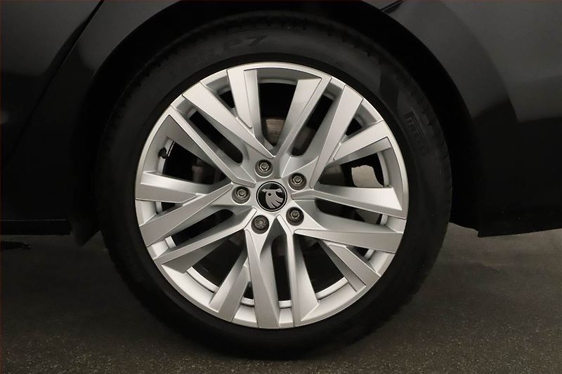 Škoda Octavia (2025) 2.0 TSI, EXCLUSIVE SELECTION - fotka 19 z 19