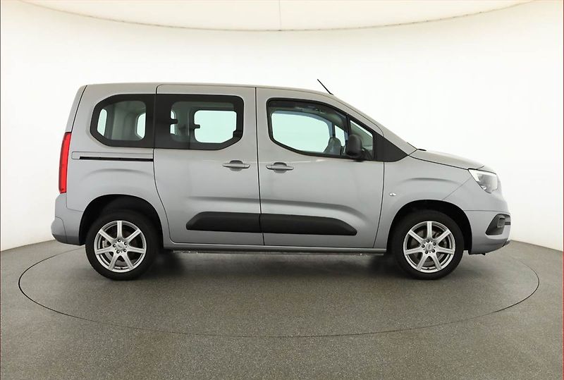 Opel Combo (2023) Edition 1.2 Turbo, 5Míst, ČR - fotka 6 z 18