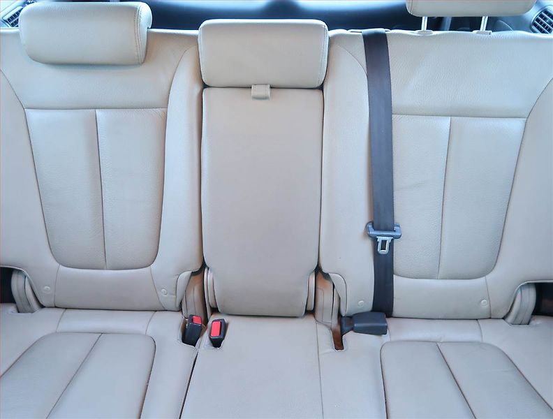 Hyundai Santa Fe (2010) 2.2 CRDi, 4X4, 7 míst - fotka 10 z 16