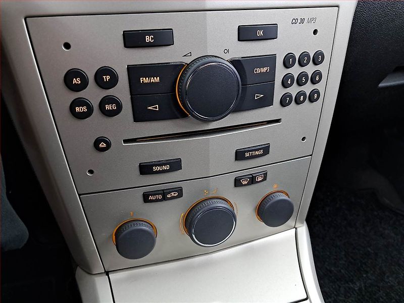 Opel Astra (2007) 1.9 CDTI, po STK, dobrý stav - fotka 14 z 16