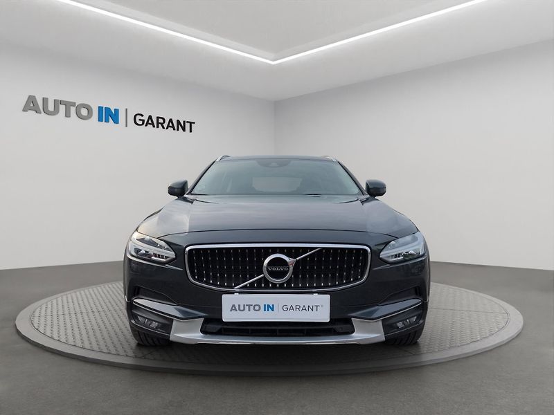 Volvo V90 (2019) CROSS COUNTRY D4 4x4 2.0 140kW - fotka 2 z 28