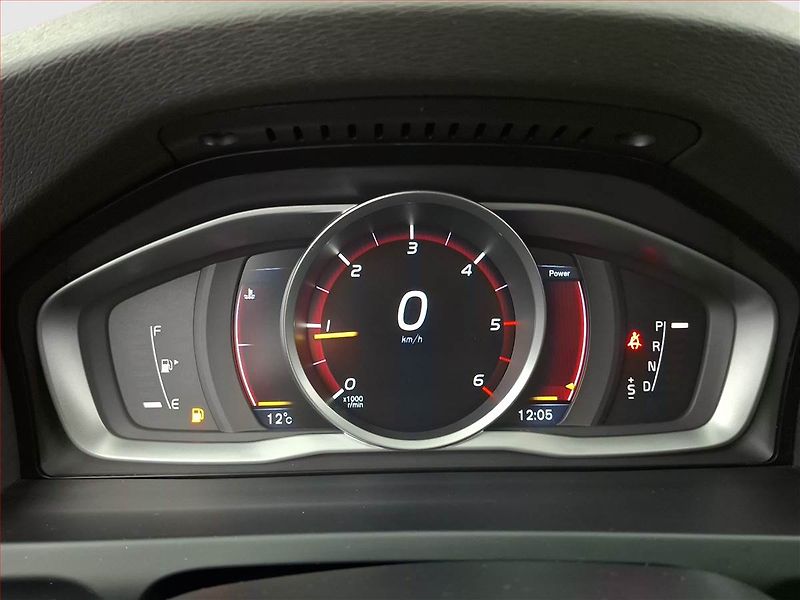 Volvo V60 (2017) D3 2.0, Automat, Xenony - fotka 11 z 20