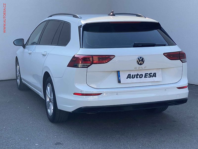 Volkswagen Golf (2022) 2.0 TDi, ČR, Life, LED - fotka 6 z 18