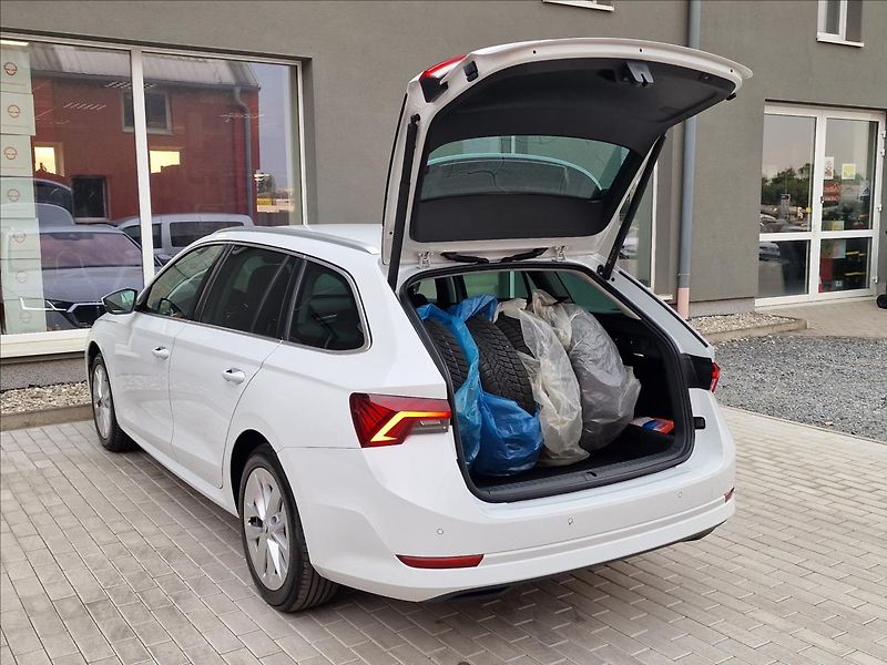 Škoda Octavia 2.0 TDI 110kw Style,ČR,1.Maj. - fotka 41 z 50
