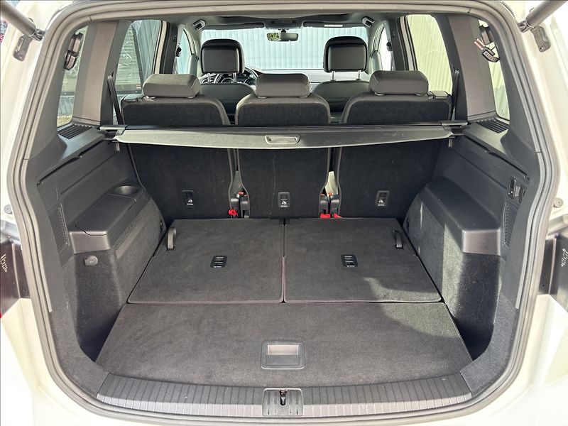 Volkswagen Touran 1.4 TSi R-line 7.míst - fotka 8 z 21