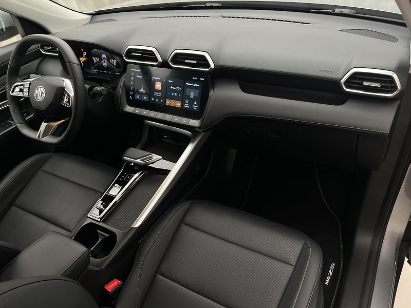 MG ZS HYBRID+ EXCLUSIVE 1.5 AUT - fotka 20 z 39