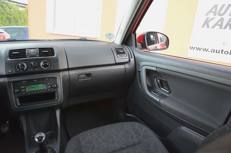 Škoda Fabia (2012) 1.2 TSi 63kW AMBITION / ALU - fotka 24 z 29