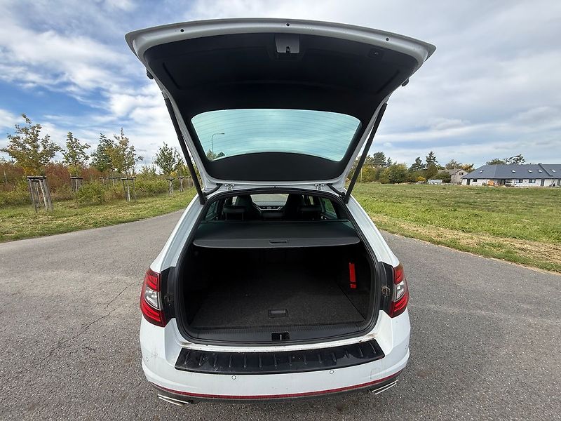 Škoda Octavia 2,0 TDI RS 135 kW 4X4 DSG ODPO - fotka 19 z 21