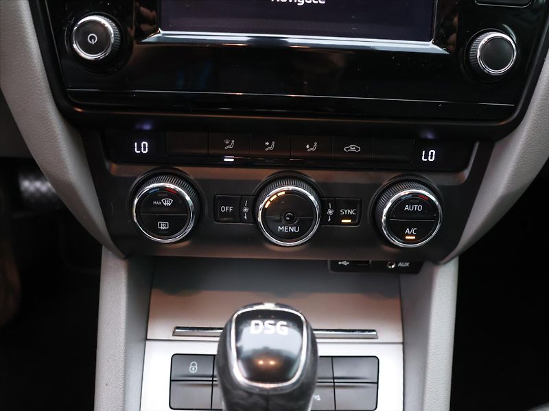Škoda Octavia 2,0 TDI 110kW DSG Navi DPH - fotka 18 z 26