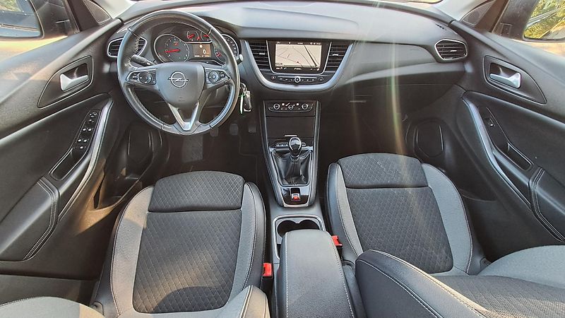 Opel Grandland X 1.2 Turbo S&S NAVI - fotka 13 z 26