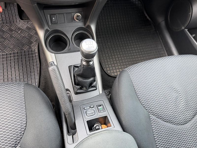 Toyota RAV4 2,0 VVTi  4x4  - fotka 21 z 29