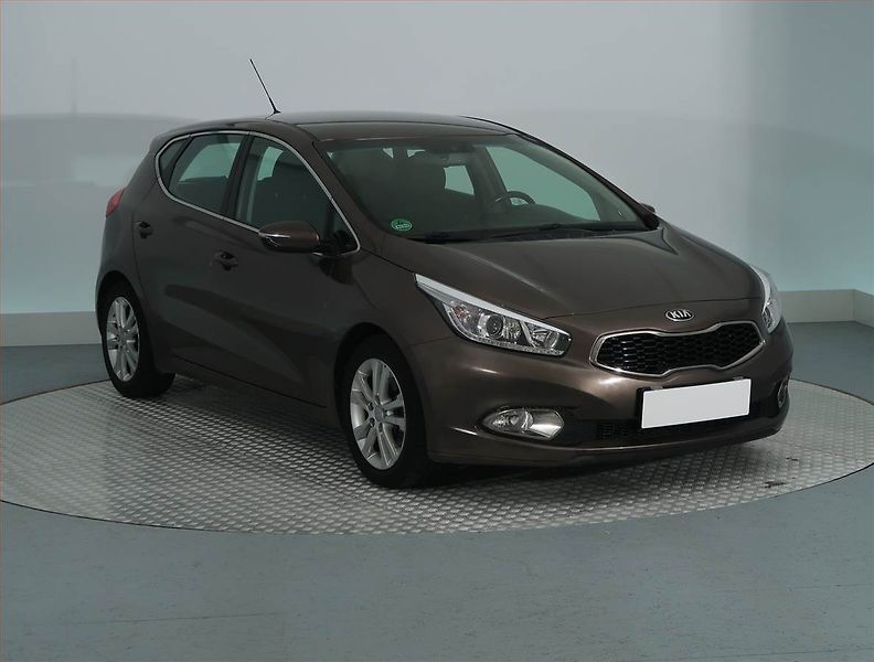 Kia Ceed (2012) 1.6 GDI, Serv.kniha, Tempomat - fotografie inzerátu
