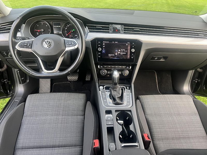Volkswagen Passat 2.0TDI 110KW,NAVI,LED,APP,ALU - fotka 32 z 47