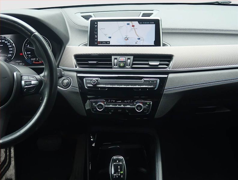 BMW X2 (2019) xDrive18d - fotka 12 z 21