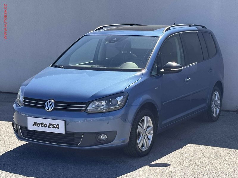 Volkswagen Touran (2012) 1.6TDi, DSG, parnor, navi - fotka 3 z 17