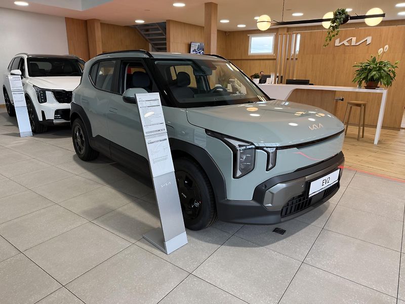 Kia EV2 EV2 QV1 4P 4x2 AIR - fotka 1 z 11