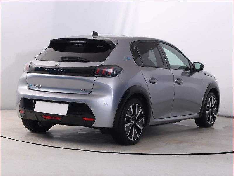 Peugeot 208 (2020) GT 50 kWh, SoH 92%, Automat - fotka 5 z 26