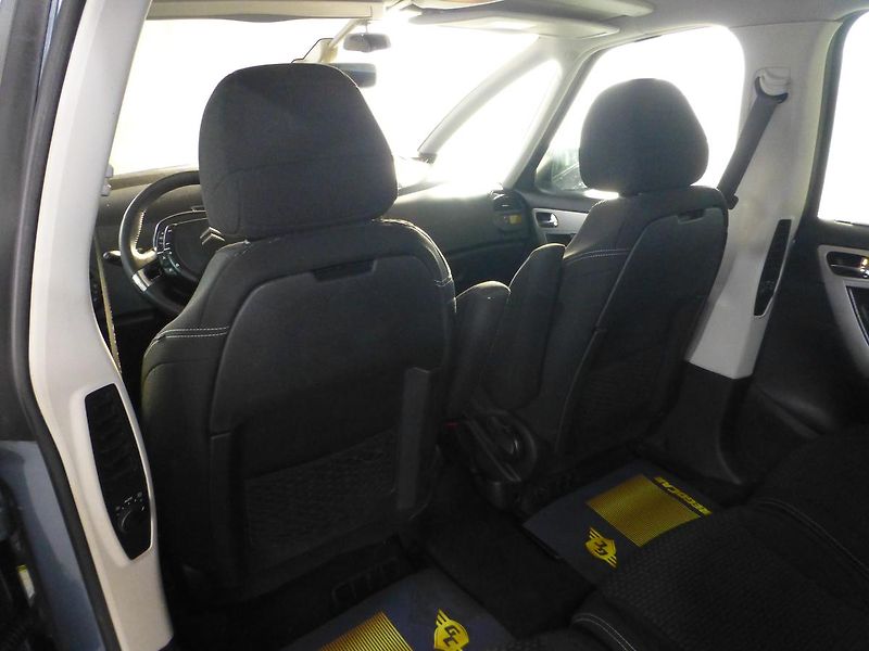 Citroën Grand C4 Picasso (2009) 1,6HDI**KLIMATIZACE***7 MÍST** - fotka 15 z 29