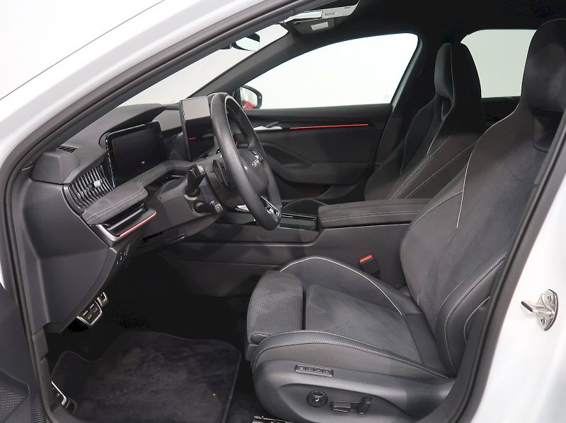 Škoda Superb (2026) SPORTLINE 2.0TDI 142KW TAŽNÉ W - fotka 11 z 43