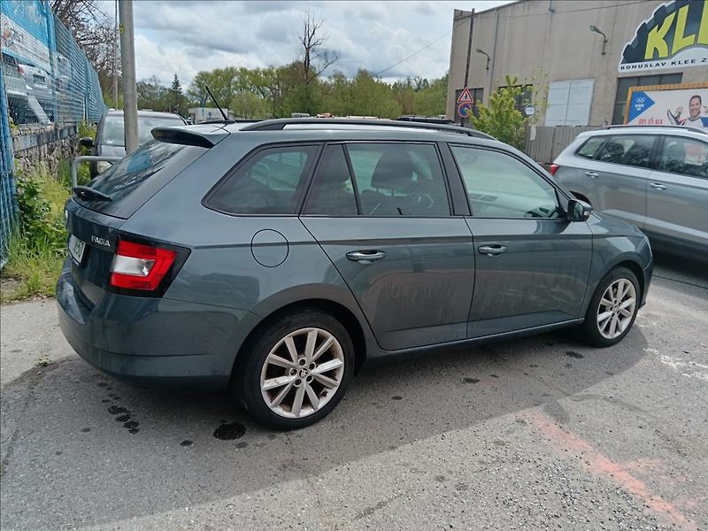 Škoda Fabia 1,2 TSi DSG  Joy - fotka 14 z 24