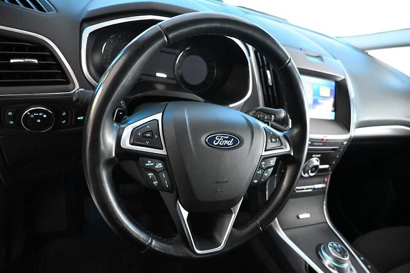 Ford S-MAX (2022) 2.0 7 Míst 140 KW LED SONY ACC - fotka 14 z 41