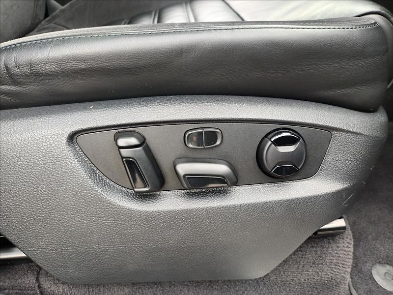 Volkswagen Touareg 3,0 TDI 193Kw,R-Line,ČR,TAŽNÉ, - fotka 23 z 50