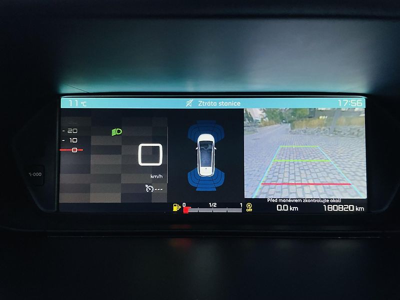 Citroën Grand C4 Picasso 2.0HDi MANUÁL 7MÍST KAMERY 360 - fotka 44 z 52