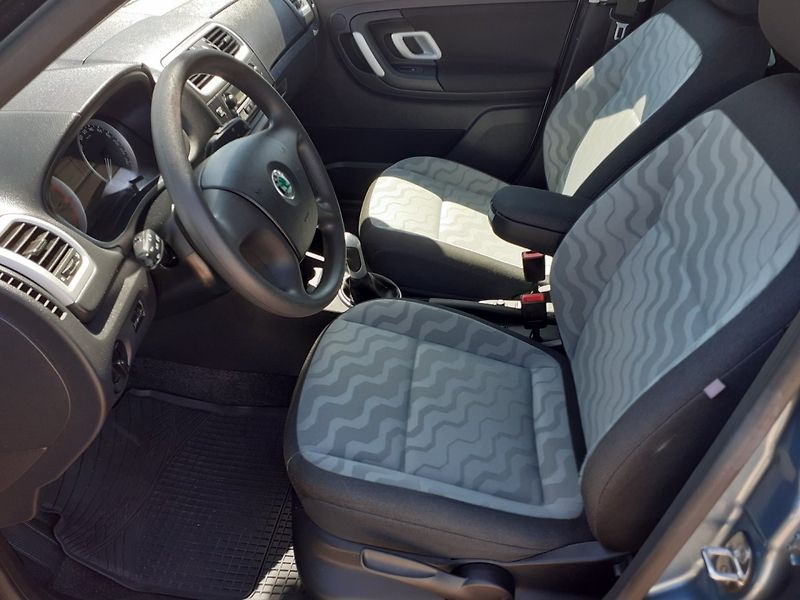 Škoda Fabia (2009) KOMBI 1.4 16V - fotka 14 z 30