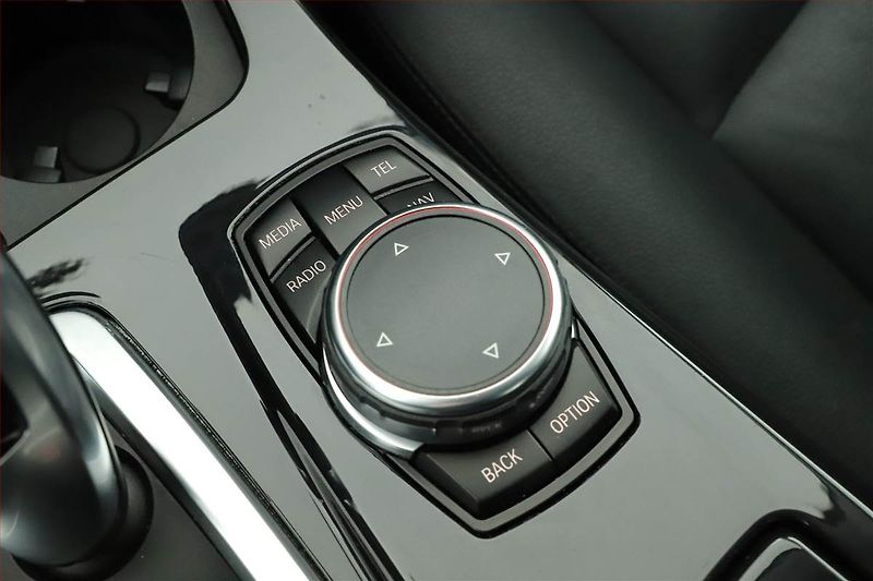 BMW Řada 5 (2015) 520d xDrive, 4X4, Automat - fotka 34 z 34