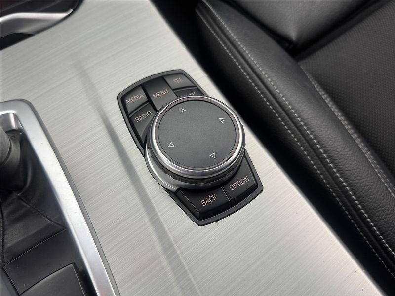 BMW X3 3,0 4X4 M NAVI ROZVODY KAMERA - fotka 27 z 43
