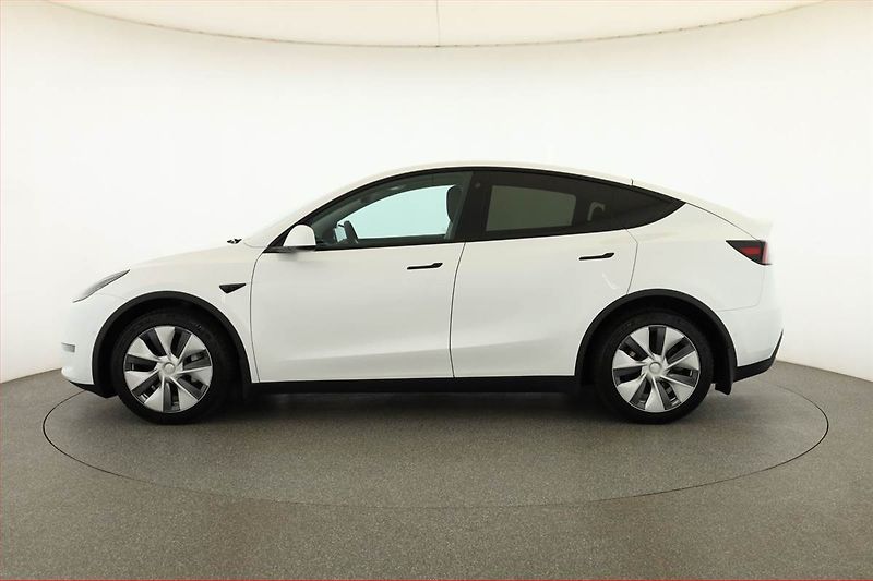 Tesla Model Y (2022) Long Range AWD 79kWh, SoH 91% - fotka 3 z 19