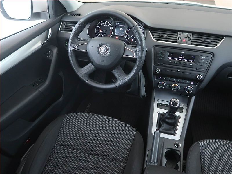 Škoda Octavia (2013) 1.2 TSI, Tempomat - fotka 7 z 12