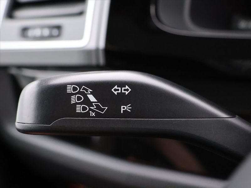 Volkswagen Multivan 2,0 TDI 146kW Highline DSG CZ - fotka 22 z 36