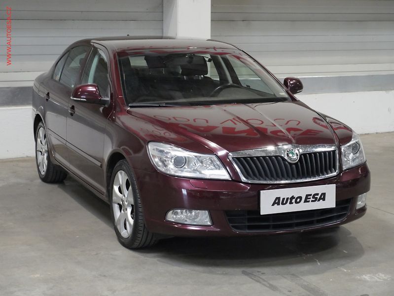 Škoda Octavia (2009) 2.0 TDi, ČR, xenon, autoAC - fotografie inzerátu